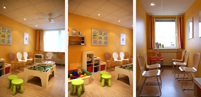 Links, Mitte: Wartezimmer 1<br/>Rechts: Wartezimmer 2, für gesunde Kinder